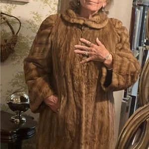 Vintage 1950-1960s all natural mink plush fur coat